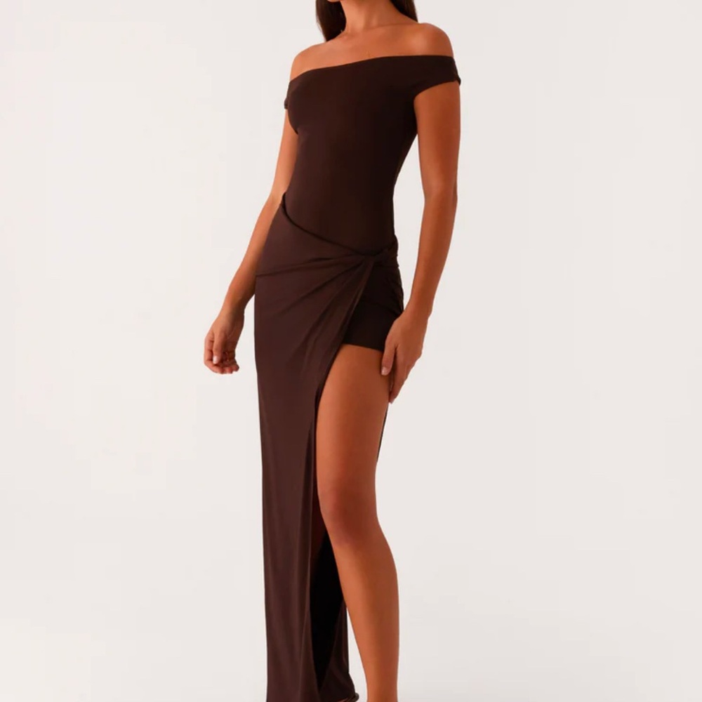 Elegant Off-Shoulder Brown Dress